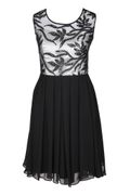 26 - black/white